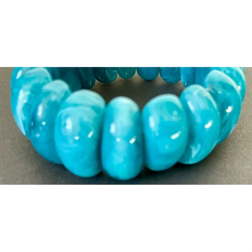 Vintage Inspired Blue Marbled Lucite Bracelet